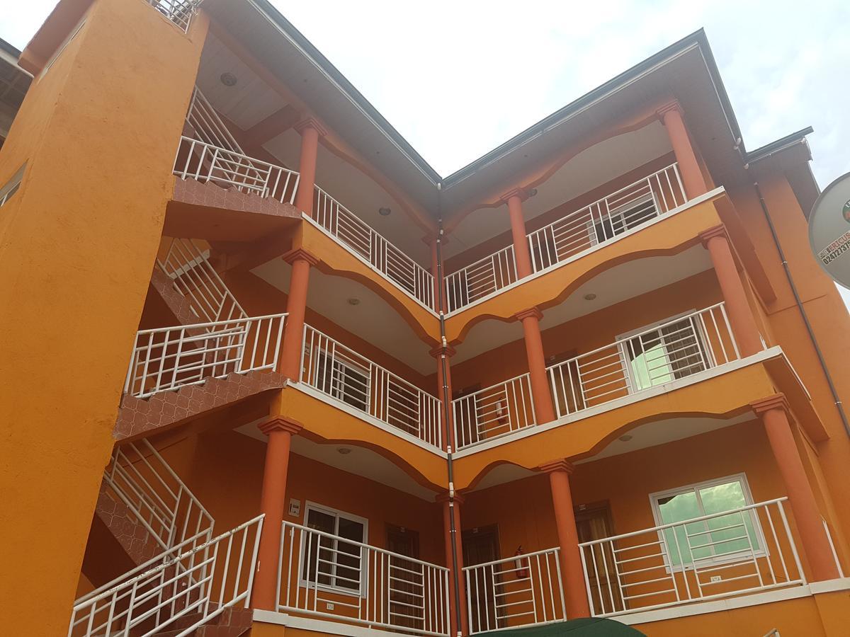 Jostev Hotel Kumasi Extérieur photo
